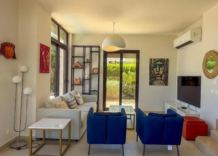 Villa Stylish 4br Lux Pool Near Marina, Nanny Hurghada
