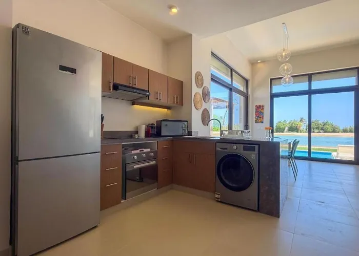 Stylish 4br Lux Pool Near Marina, Nanny Villa Hurghada