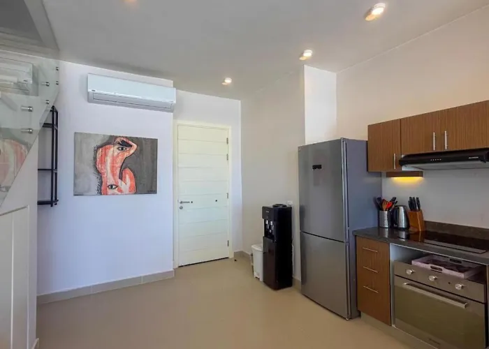 Villa Stylish 4br Lux Pool Near Marina, Nanny *