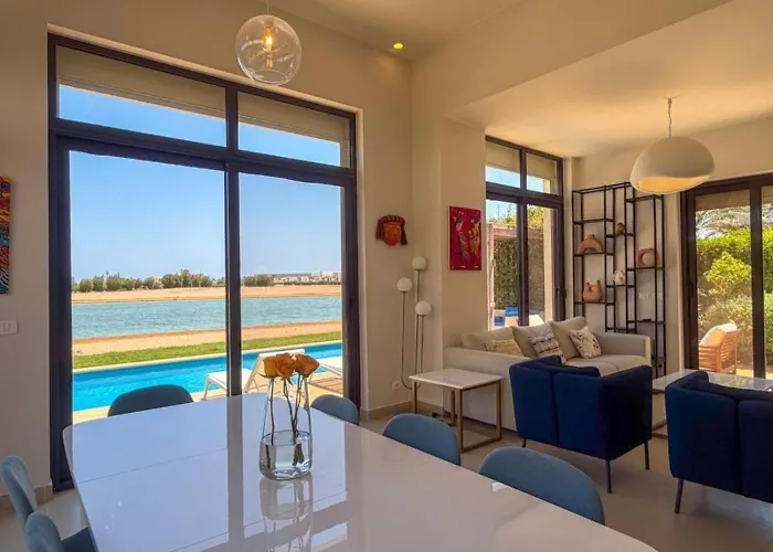 Villa Stylish 4br Lux Pool Near Marina, Nanny