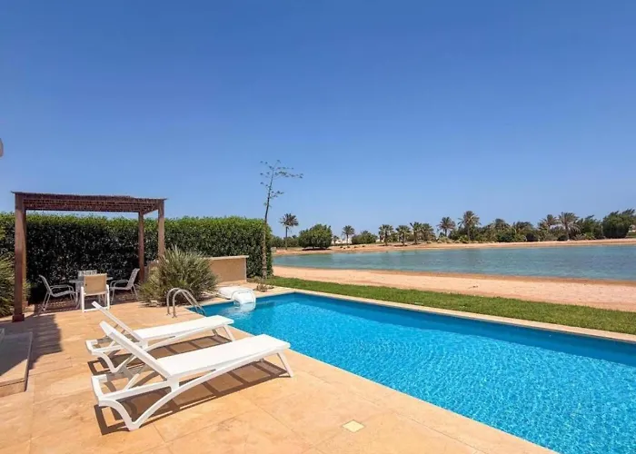 Stylish 4br Lux Pool Near Marina, Nanny Hurghada
