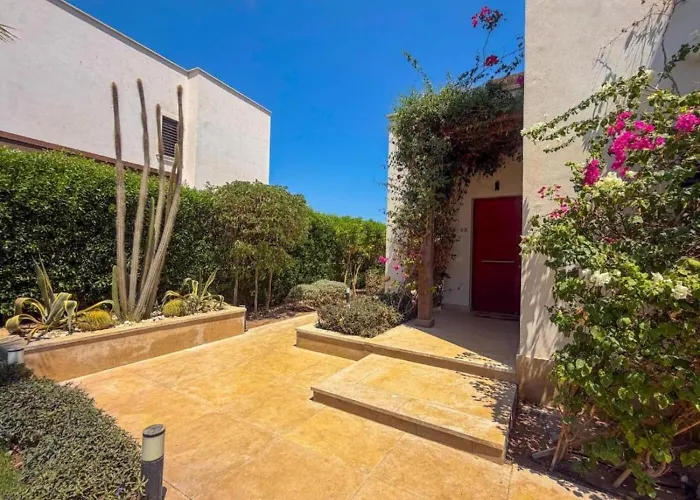 Stylish 4br Lux Pool Near Marina, Nanny Villa Hurghada